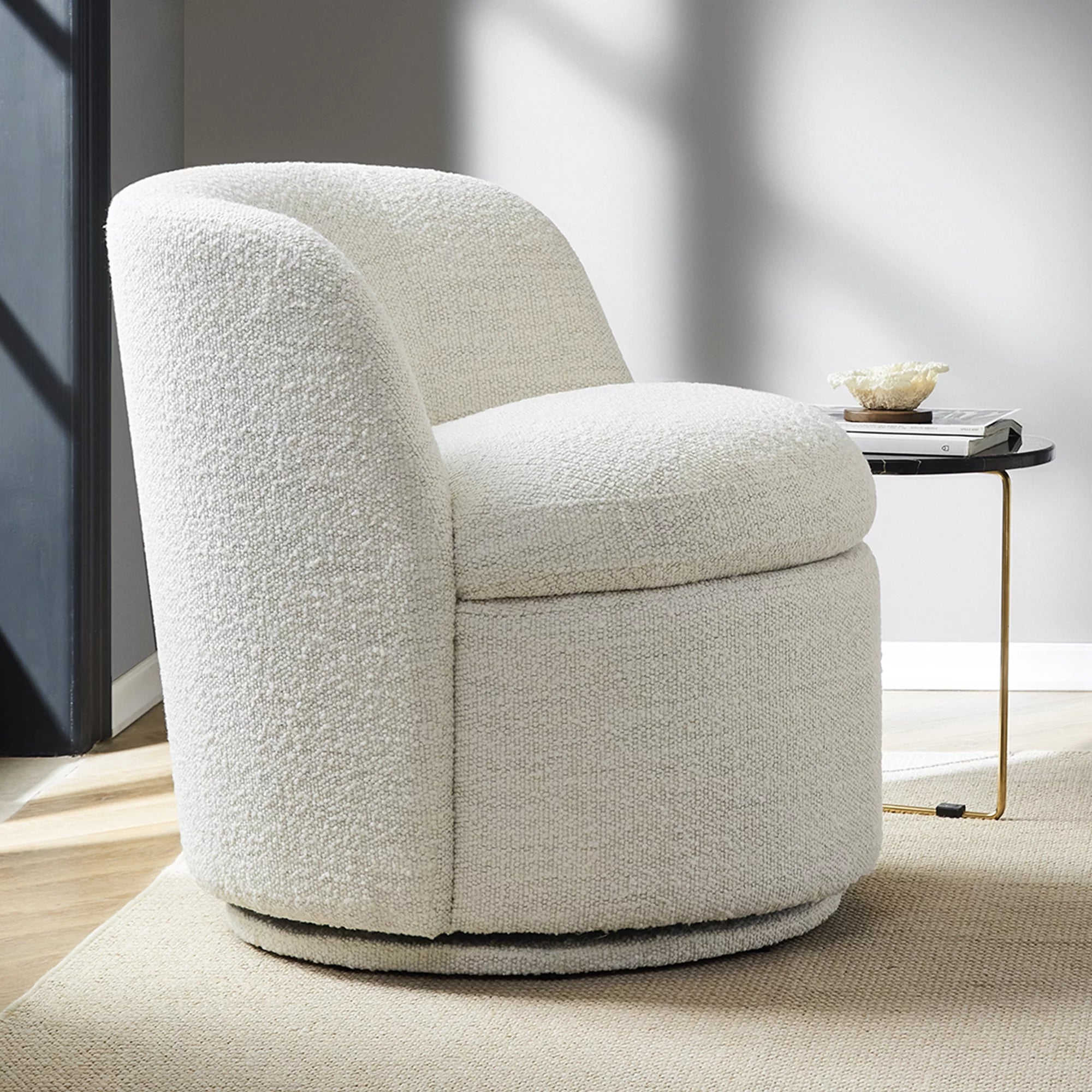 Swivel Accent Chair Armchair, round Barrel Chairs in Fabric for Living Room Bedroom, Boucle Accent Chair, White